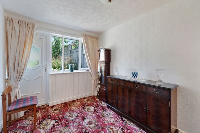 52 Shorefield Mount, Bolton photo 4