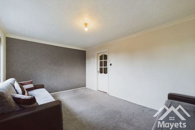 5 Hareclough Close, Blackburn photo 2