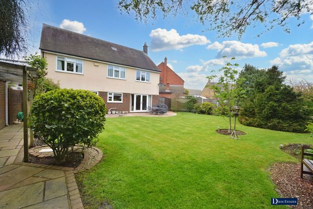 Detached house for sale in Newman Close, Emerson Park, Hornchurch