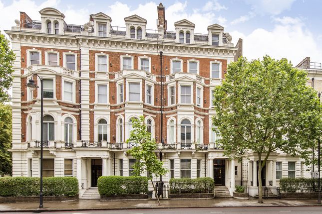 Flat for sale in Cromwell Road, London