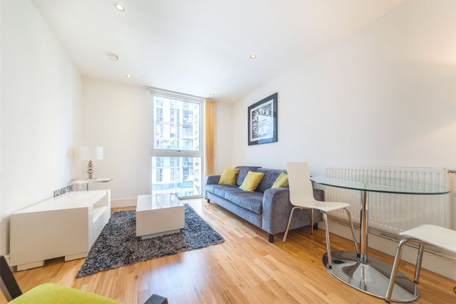 Flat to rent in Empire Reach, 4 Dowells Street, London