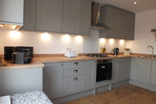 163, Merton Road, London photo 3