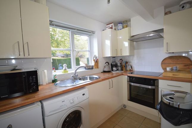 Flat to rent in Beacon Hill Road, Hindhead