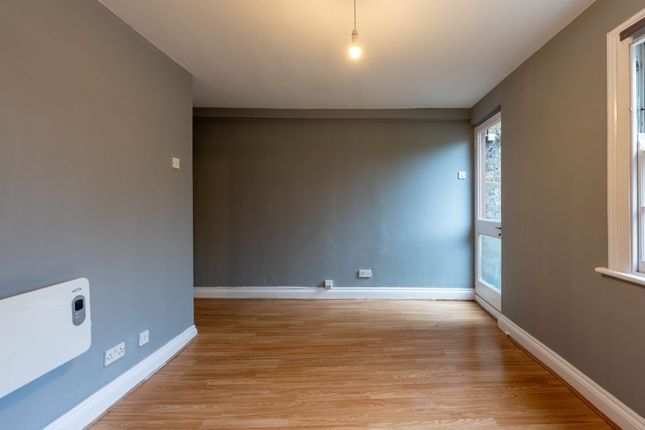 102a High Street, Rochester photo 2