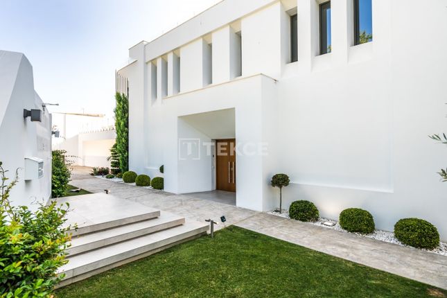 Detached house for sale in Nueva Andalucía, Marbella, Málaga, Spain