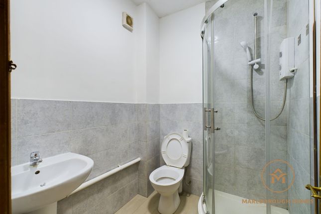Flat 2, 33 Barnabas Road, London photo 2