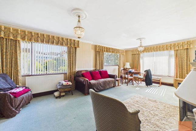 2, Whitestone Crescent, Bodmin photo 4