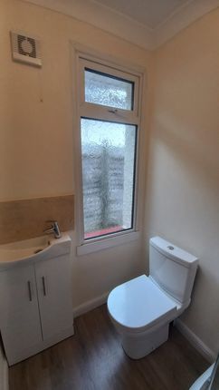 63 Athelstan Gardens, Wickford,, Essex photo 5