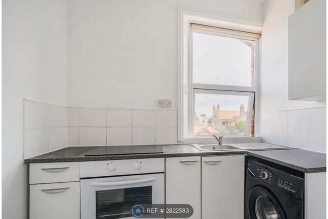 Flat, Queens Road Hoylake, Wirral photo 3