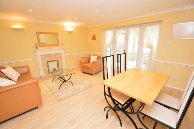12, Beechwood Mews, MACCLESFIELD photo 4