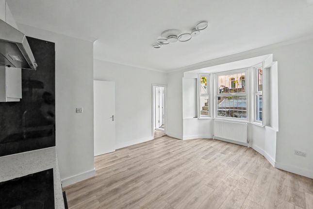 95a, Downs Road, London photo 3