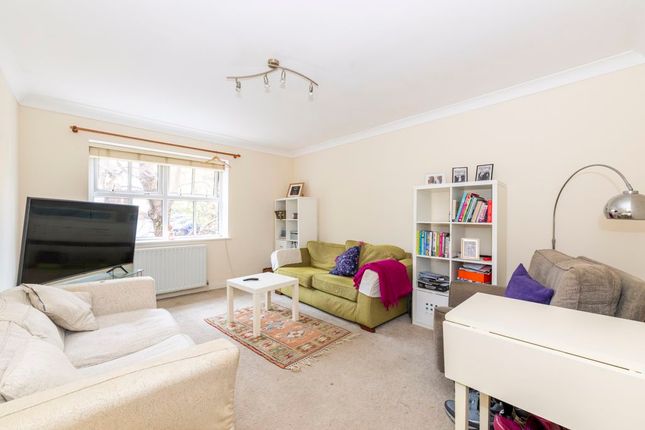 9 Rother House, High Street, Heathfield photo 2