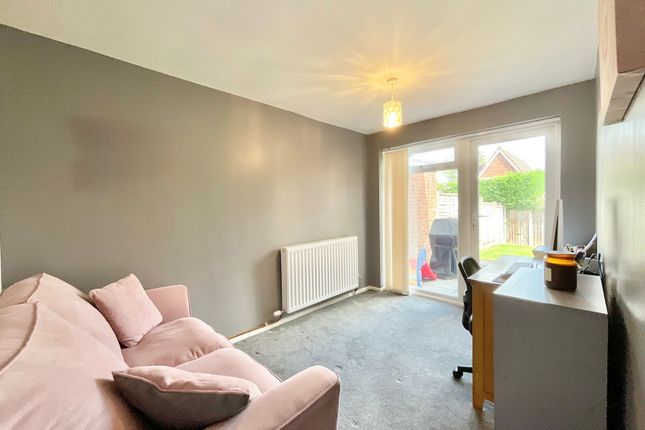 23 Larchfields, Stone photo 3