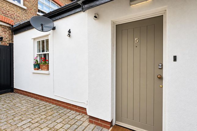 5 Old Barn House, St Marys Terrace, High Street, Elstree photo 2