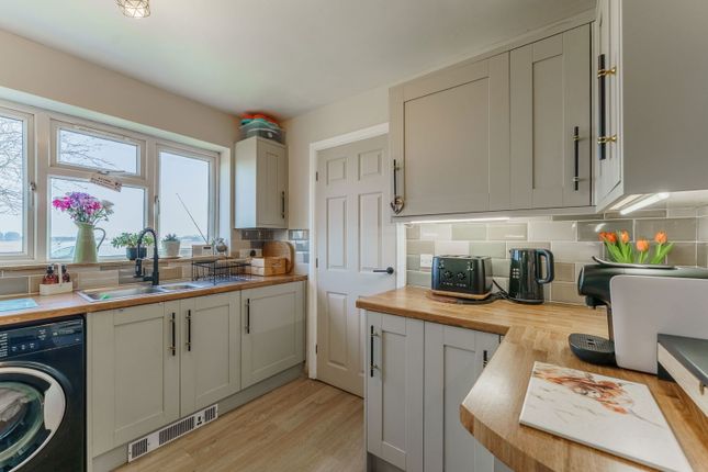 24, Bishopdyke Road, Selby photo 2