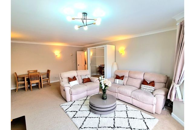 Flat for sale in Homer Drive, London