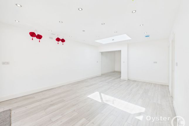 121 Long Elmes, Harrow photo 3