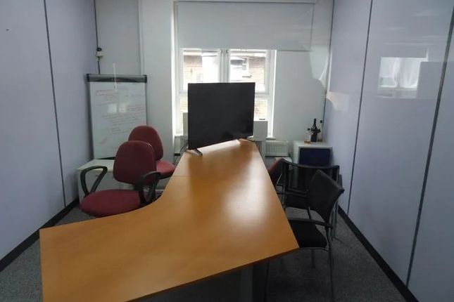 First Floor Unit 2, Woodpark Court, Harrow photo 5