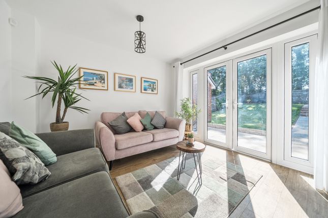 74, Longhurst Avenue, Cranleigh photo 3