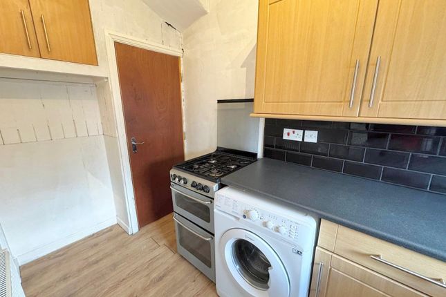 66, Sutherland Mount, Leeds photo 5