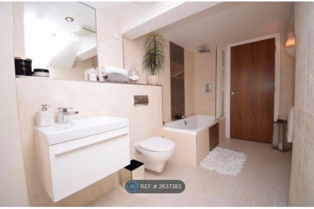 En-Suite To Master Bedroom