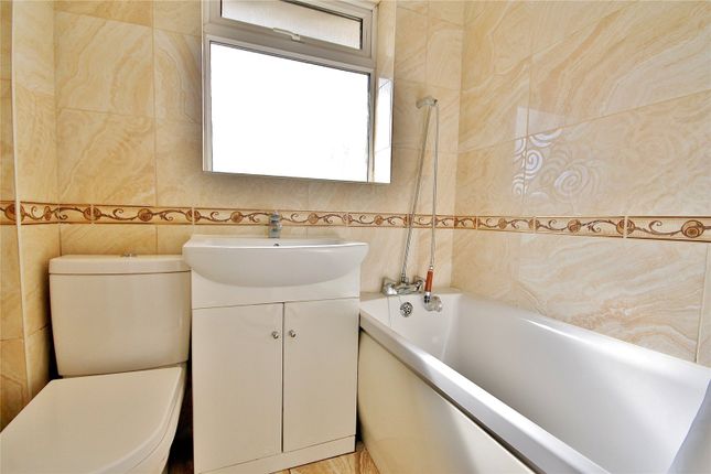 40, Paddocks Mead, Woking photo 4