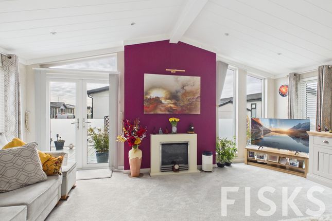 13, Shore Drive, Canvey Island photo 2