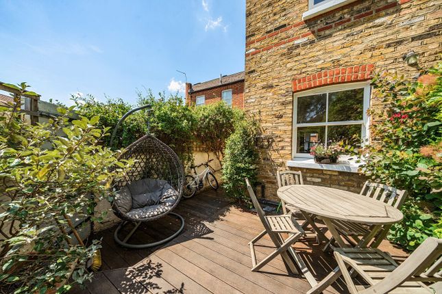 106, Tennyson Street, London photo 4