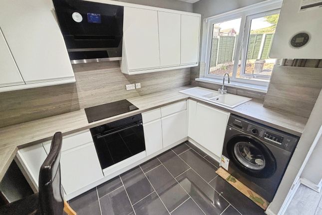 31, SWANSEA photo 4