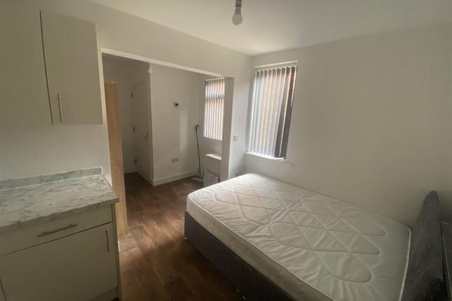 Room 3, 22, Woodhouse Road, Mansfield photo 3