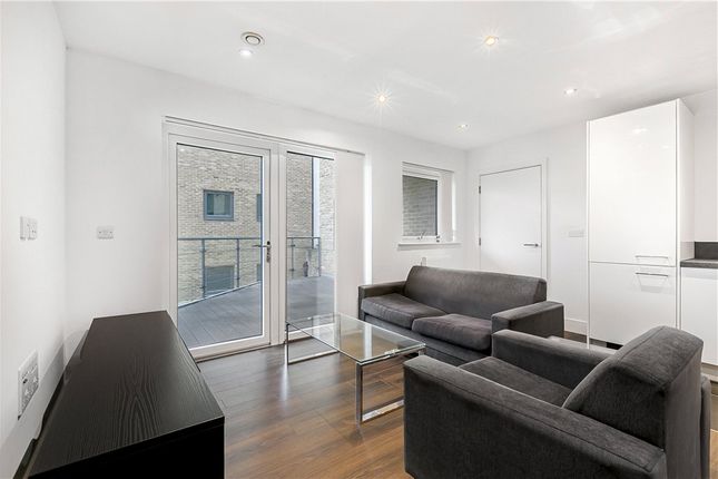 Thumbnail Flat for sale in Roehampton Lane, London