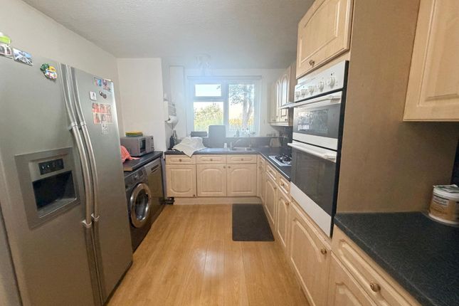 Muirfield Road, Watford photo 2