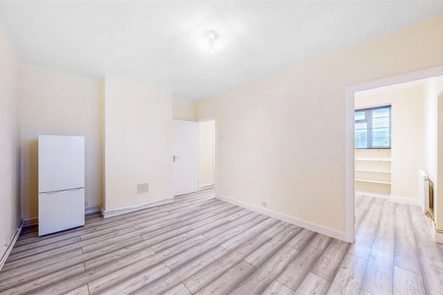 Flat to rent in Angel House, Pentonville Road, Angel