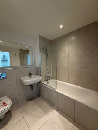 Flat 176, Croydon photo 5