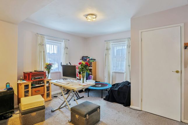Flat 1, 21, Carters Avenue, Dorset photo 2