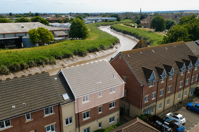 64, Riverside Close, Bridgwater photo 2