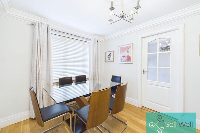30, Falconwood Chase, Manchester photo 4
