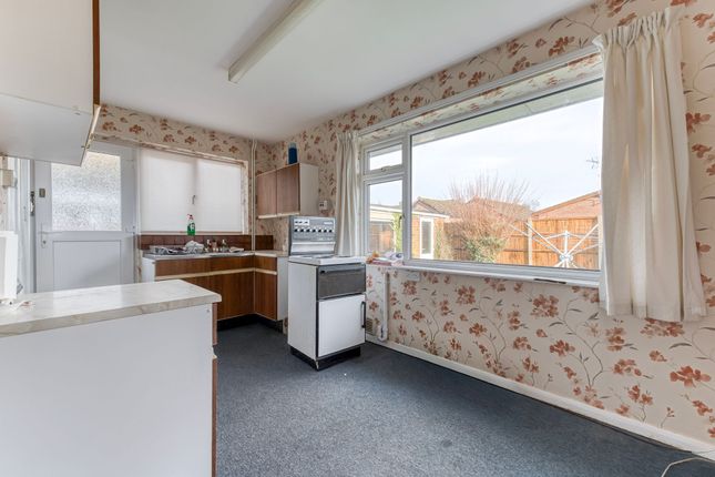 75 Yew Tree Close, Great Yarmouth photo 3