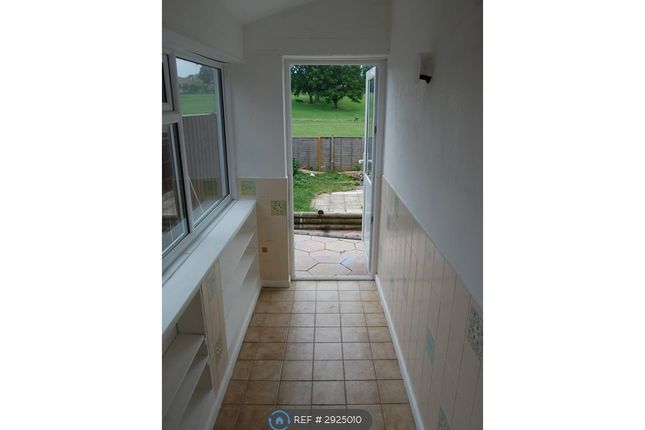 Henshaw Road, Wellingborough photo 5