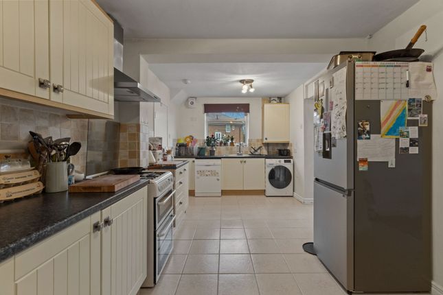 135, Moat Crescent, Malvern photo 2