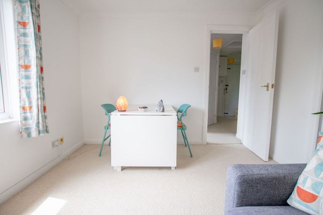 79 Dairymans Walk, Guildford photo 4