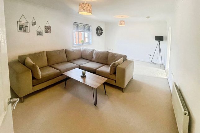Flat 9, 64, Darwin Crescent, Leicestershire photo 2