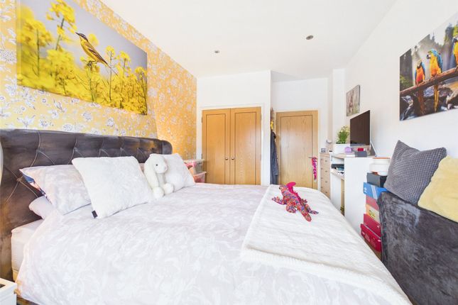 Flat 13,, Bisley House, Gloucester photo 5
