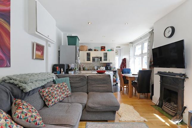 Maisonette for sale in Byegrove Road, Colliers Wood, London
