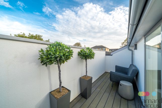 End terrace house for sale in Oak Grove, Muswell Hill, London