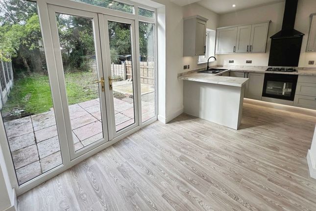 18, Brian Road, Bolton photo 2