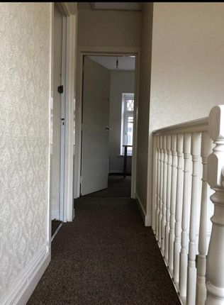 43, Queen Street, Pontypridd photo 4