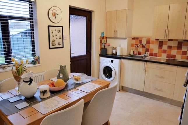 10, Tyning Park, Calne photo 2