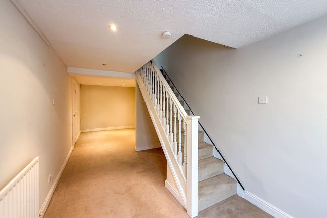 39, Dean Brook Road, Holmfirth photo 4