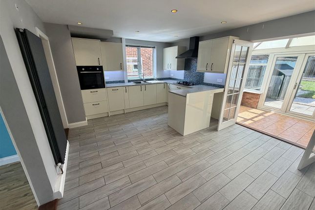 9, Hillview Crescent, Banbury photo 2